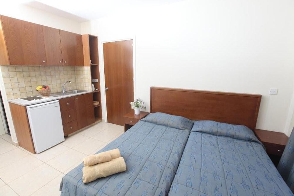 Captain Karas Holidays Apartments Protaras Bagian luar foto